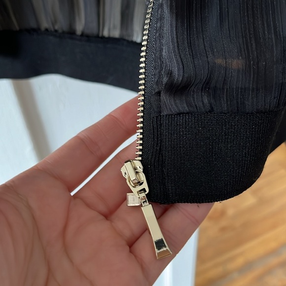 Zara see trou lights jackets black color - Picture 3 of 9